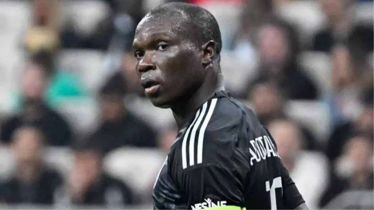 Beşiktaş’ta neler oluyor! Aboubakar, antrenmana çıkmayıp ülkesine gitti