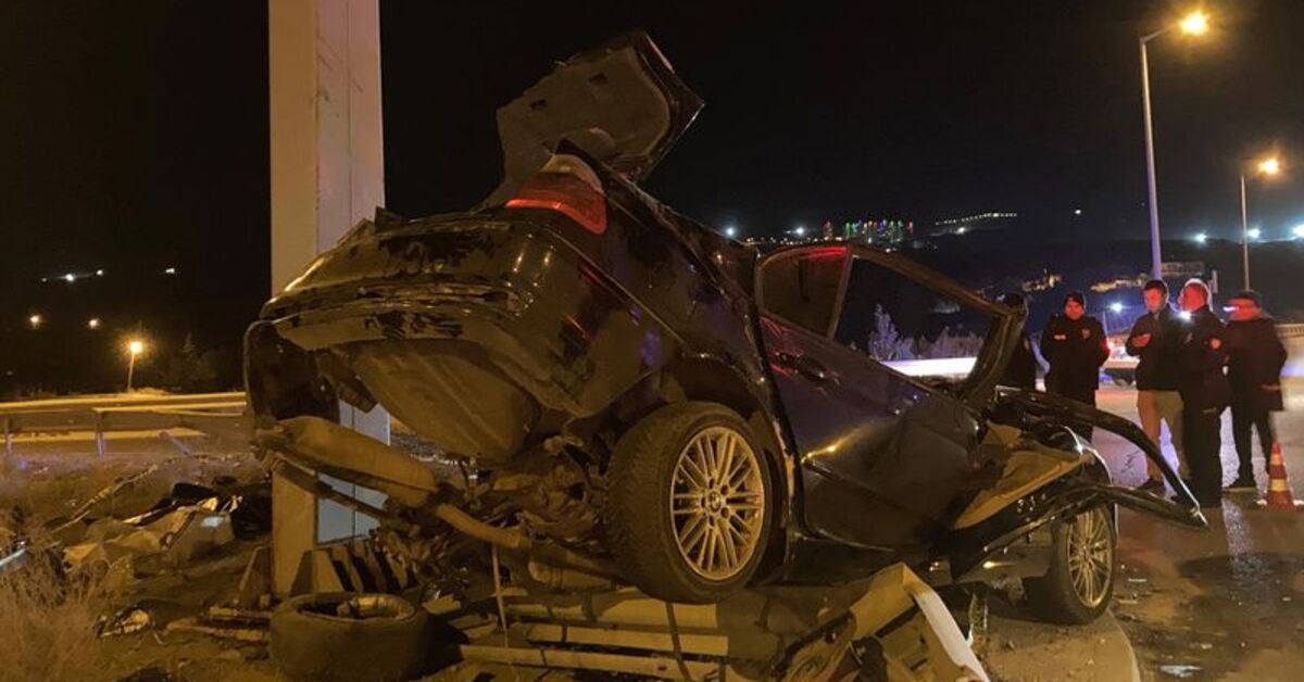 Ankara’da otomobil yön tabelası direğine çarptı: 4 ölü, 1 yaralı