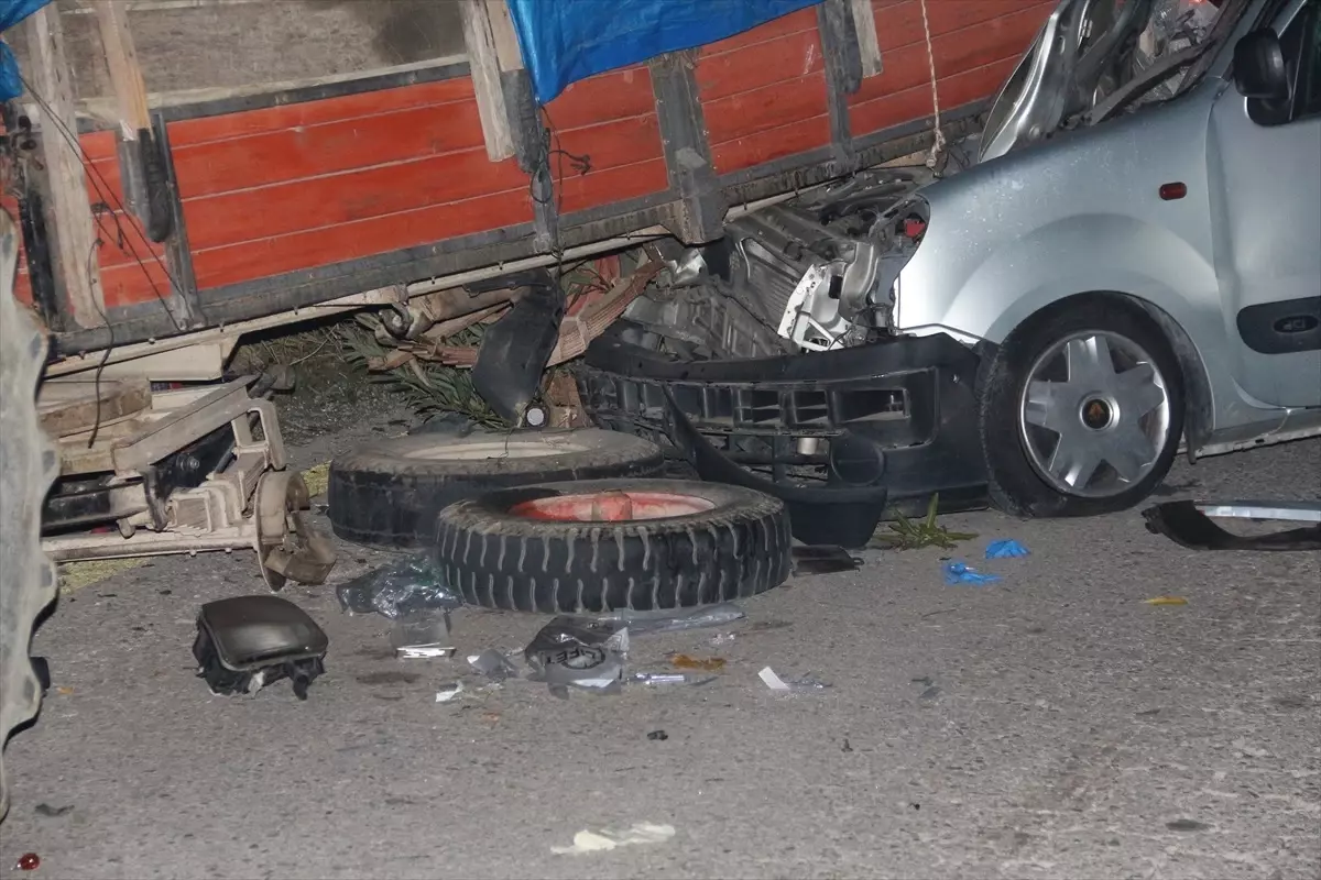 Manisa’da Trafik Kazası: 1 Ölü, 2 Yaralı